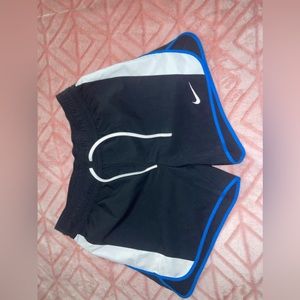 NIKE SHORTS